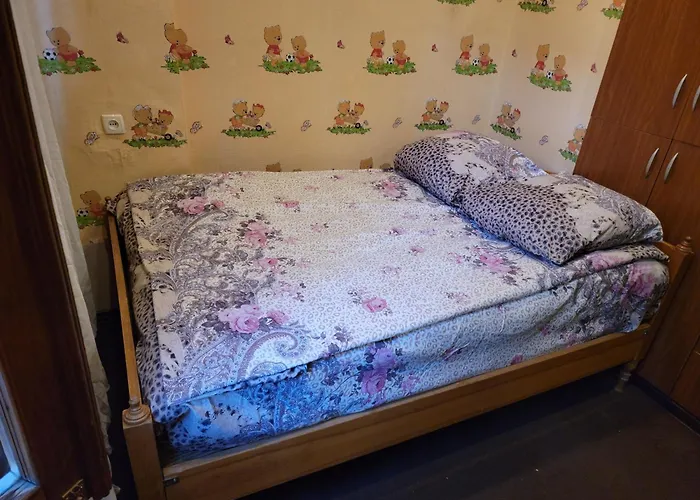 Apartment On Leonidze 18
